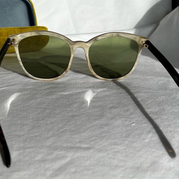 Gucci Sunglasses - Picture 2 of 6